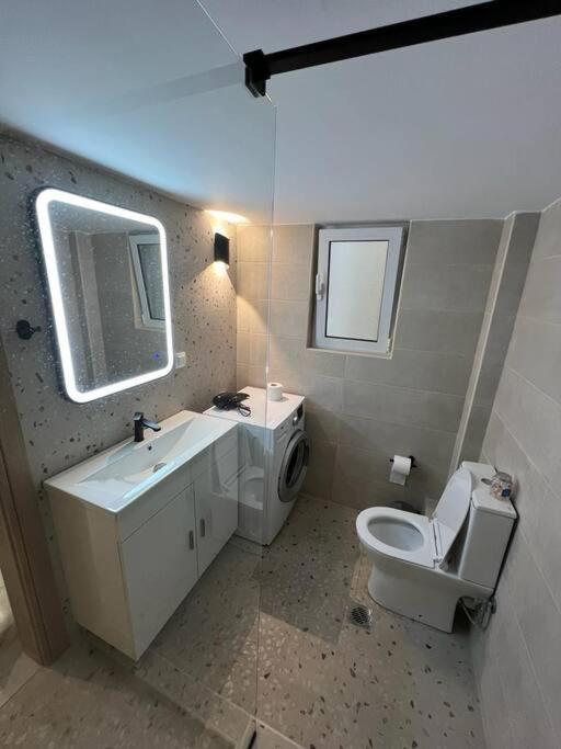 Cozy New Apartment Nearby Metro Atene Esterno foto