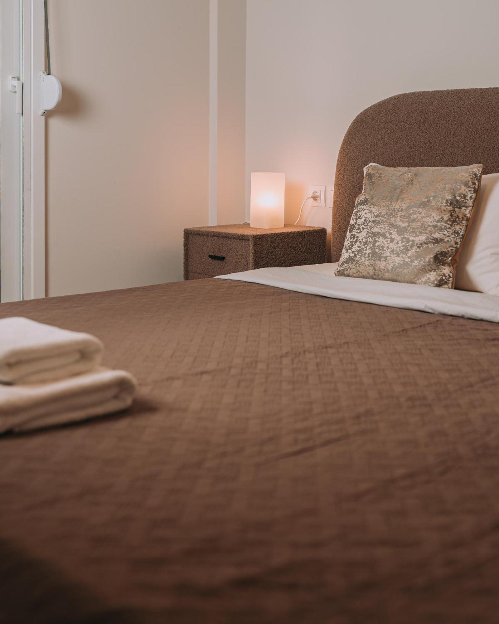 Cozy New Apartment Nearby Metro Atene Esterno foto